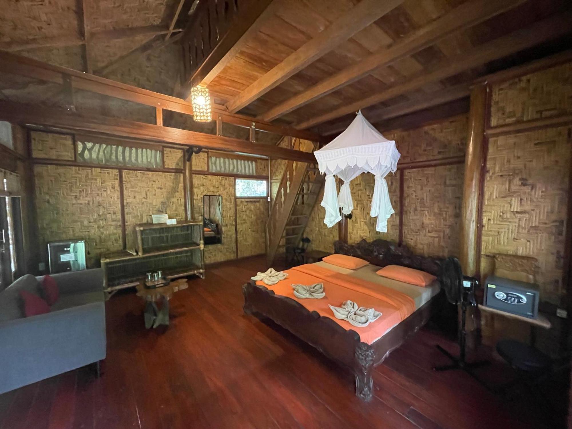 Kupu Kupu Garden Guest House & Cafe Bukit Lawang Exterior foto