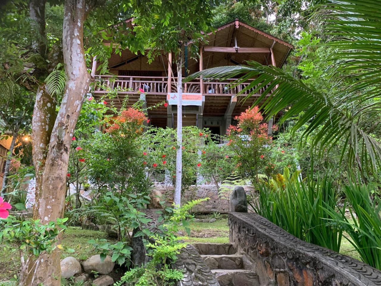 Kupu Kupu Garden Guest House & Cafe Bukit Lawang Exterior foto