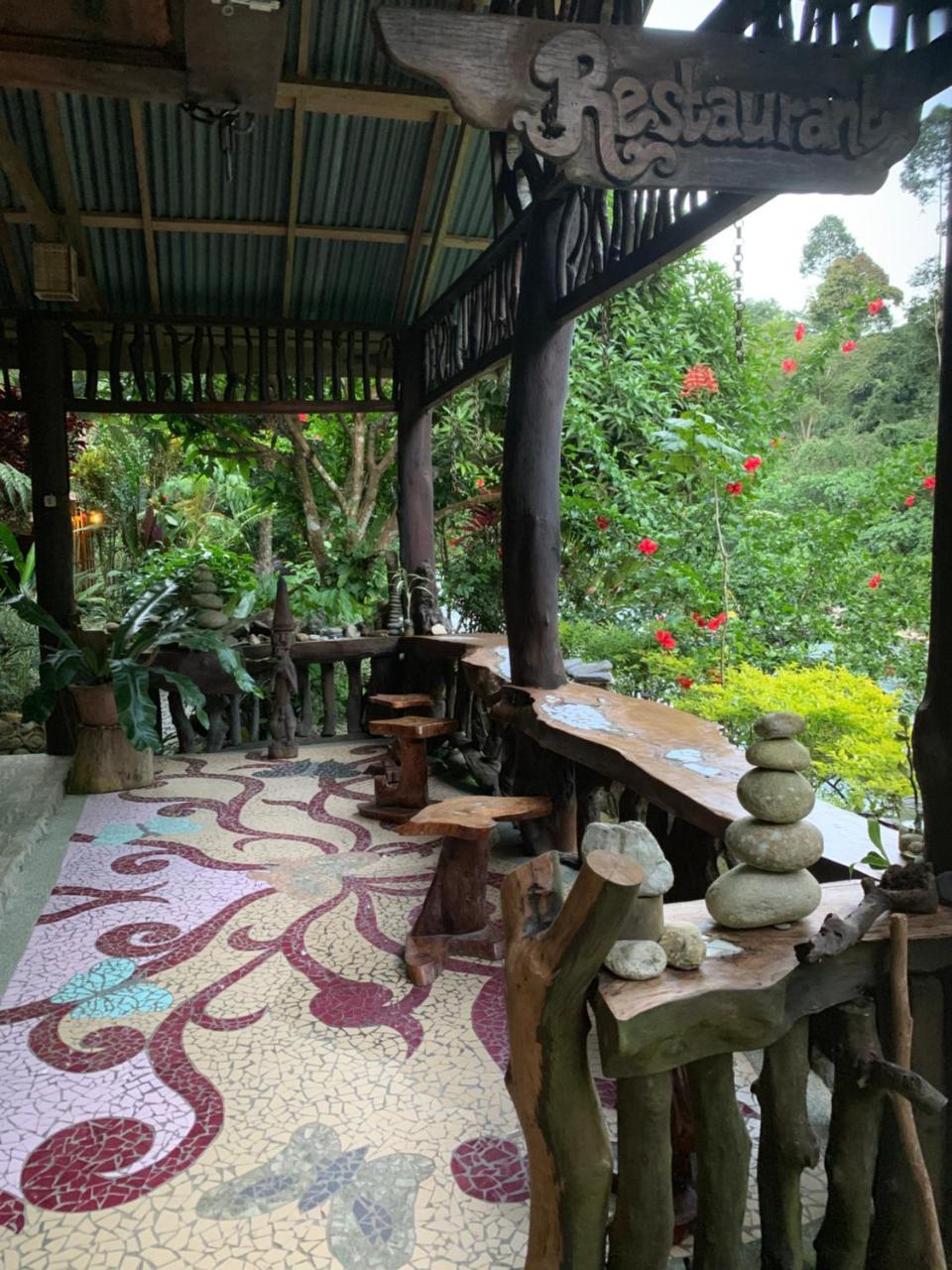 Kupu Kupu Garden Guest House & Cafe Bukit Lawang Exterior foto